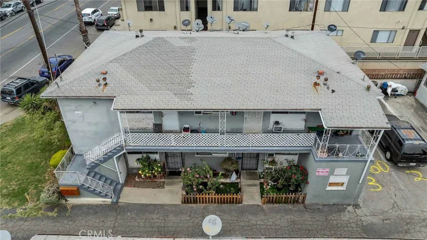 6862 Hazeltine Avenue, Van Nuys, California 91405