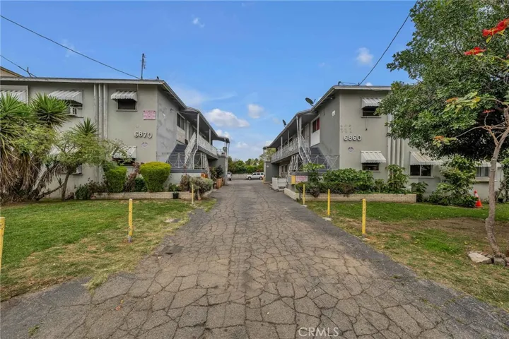 6862 Hazeltine Avenue, Van Nuys, California 91405