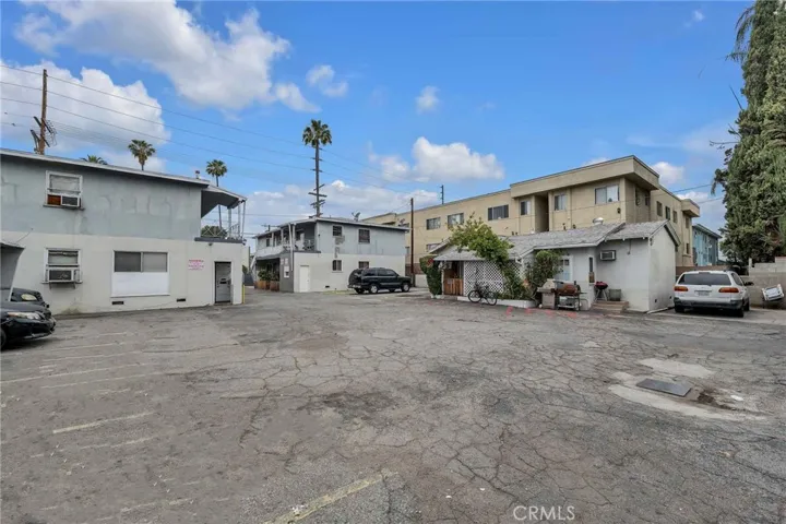 6862 Hazeltine Avenue, Van Nuys, California 91405