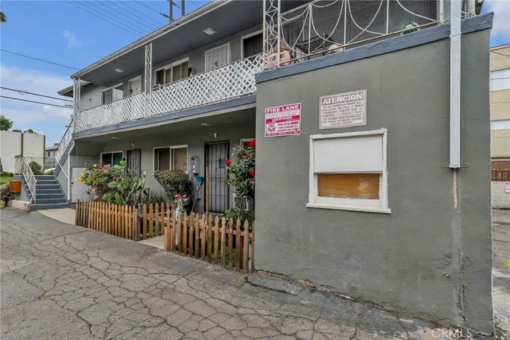 6862 Hazeltine Avenue, Van Nuys, California 91405
