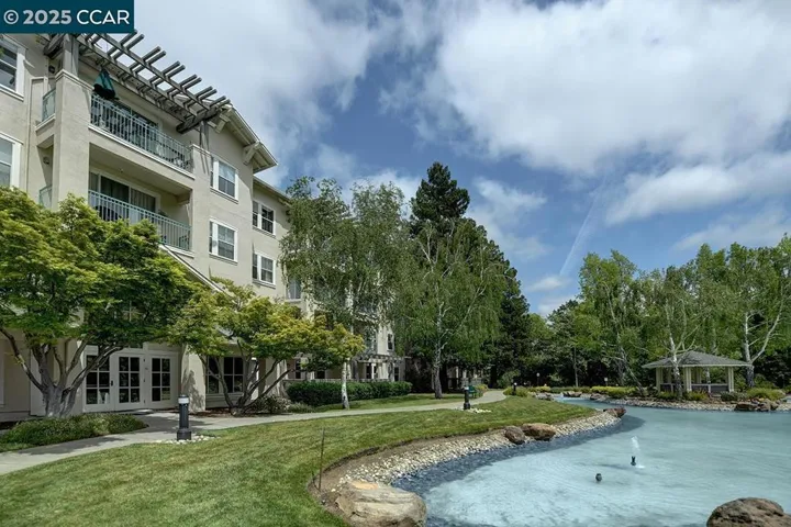 1840 Tice Creek 2326, Walnut Creek, California 94595