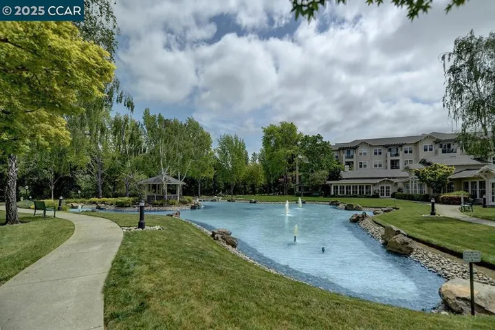 1840 Tice Creek 2326, Walnut Creek, California 94595