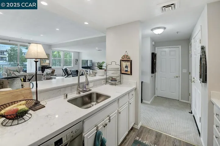 1840 Tice Creek 2326, Walnut Creek, California 94595