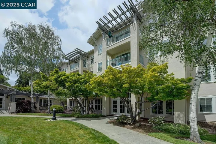 1840 Tice Creek 2326, Walnut Creek, California 94595