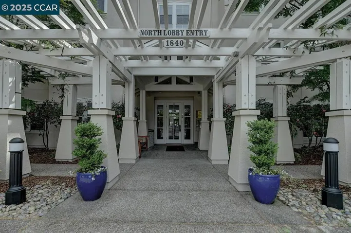 1840 Tice Creek 2326, Walnut Creek, California 94595