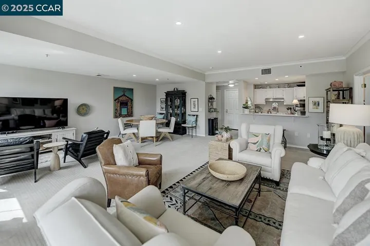 1840 Tice Creek 2326, Walnut Creek, California 94595