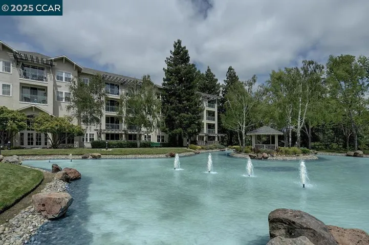 1840 Tice Creek 2326, Walnut Creek, California 94595