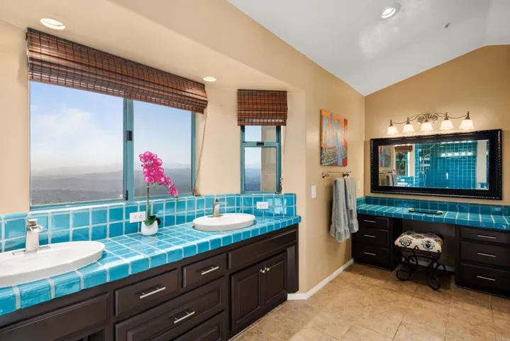 3351 Red Mountain Heights Drive, Fallbrook, California 92028