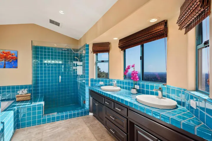 3351 Red Mountain Heights Drive, Fallbrook, California 92028