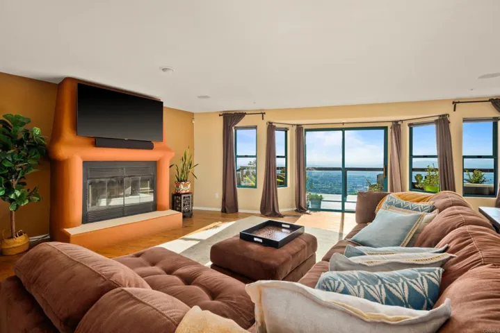3351 Red Mountain Heights Drive, Fallbrook, California 92028