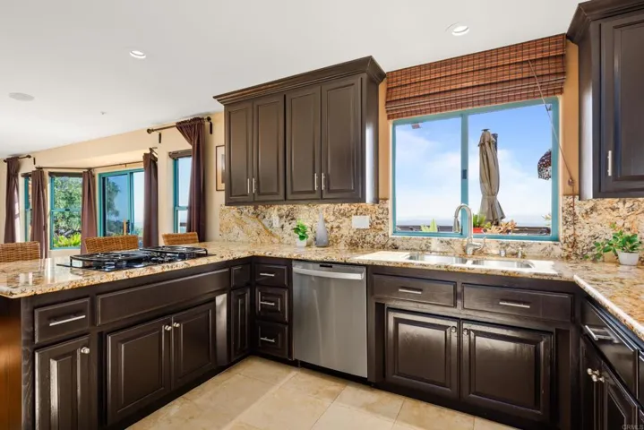 3351 Red Mountain Heights Drive, Fallbrook, California 92028