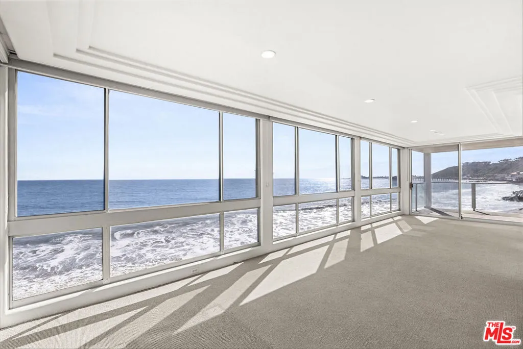 22548 Pacific Coast Highway 211, Malibu, California 90265, 2 Bedrooms Bedrooms, ,2 BathroomsBathrooms,Residential Lease,For Rent,Pacific Coast,25531451