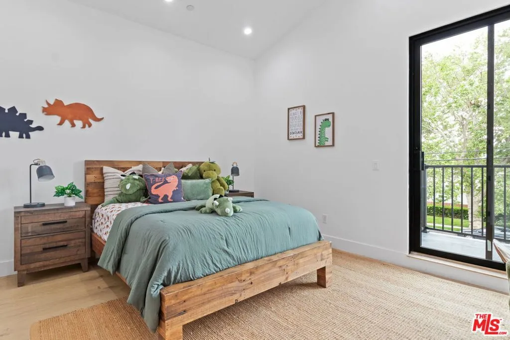 4535 Haskell Avenue, Encino, California 91436 home-pic-29