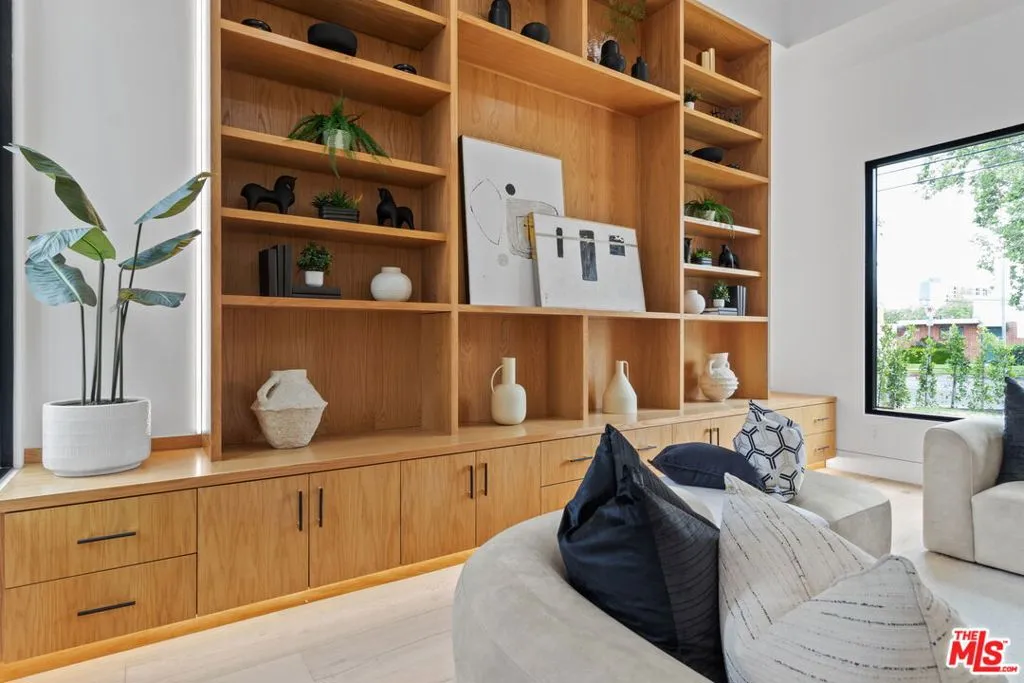 4535 Haskell Avenue, Encino, California 91436 home-pic-8