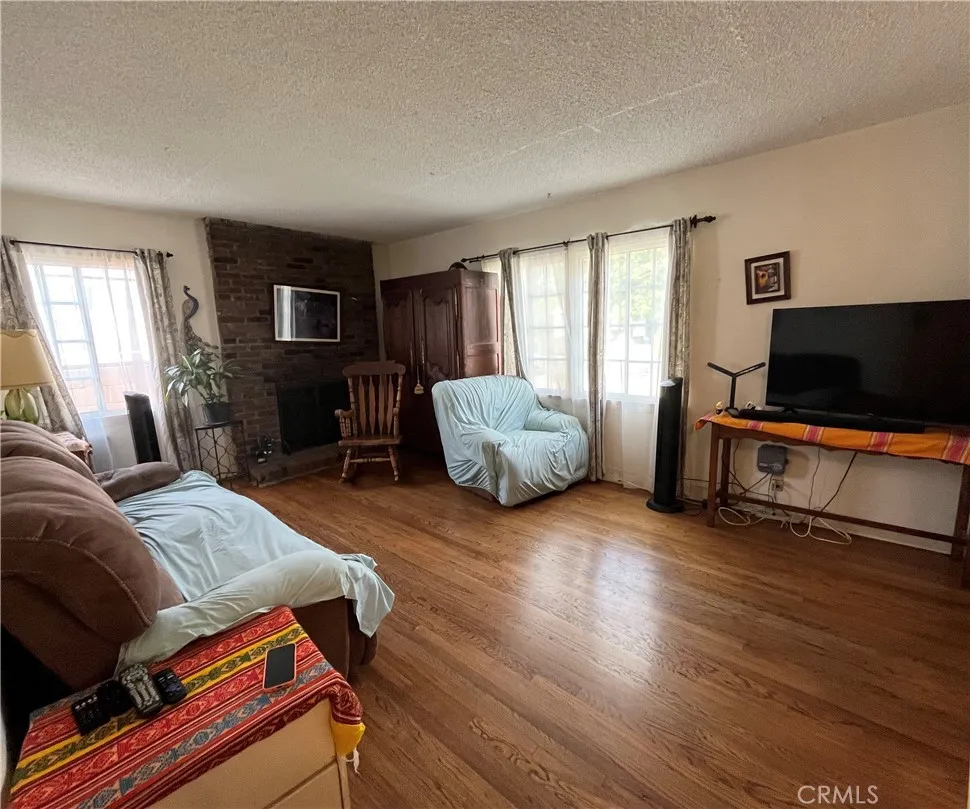 5839 Tobias Avenue, Sherman Oaks, California 91411 home-pic-5