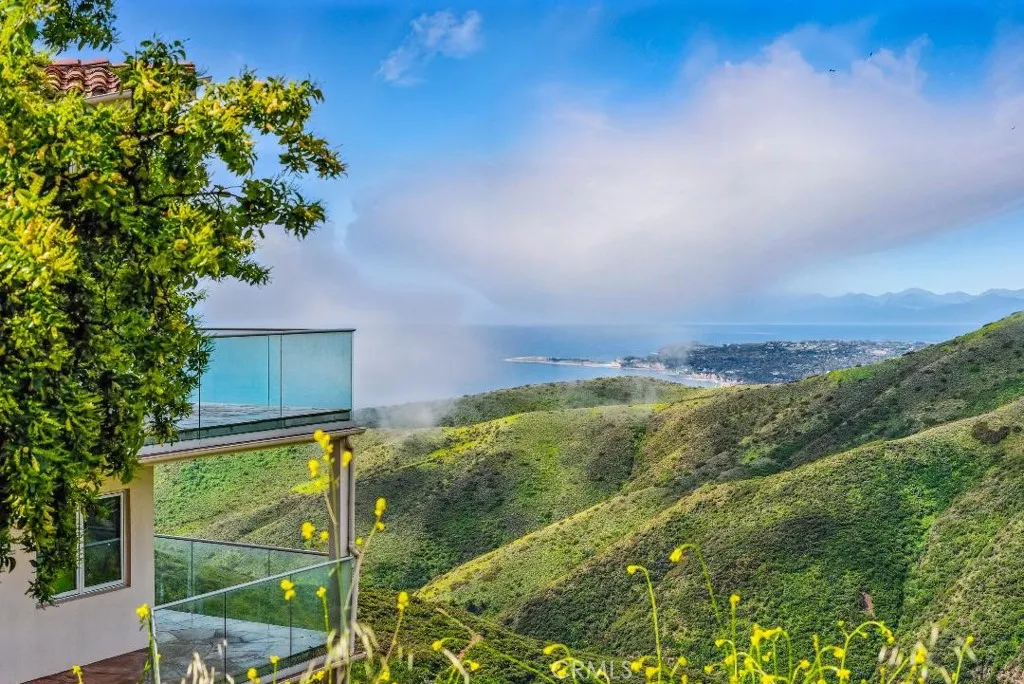 2501 Barrymore Drive, Malibu, California 90265 home-pic-53