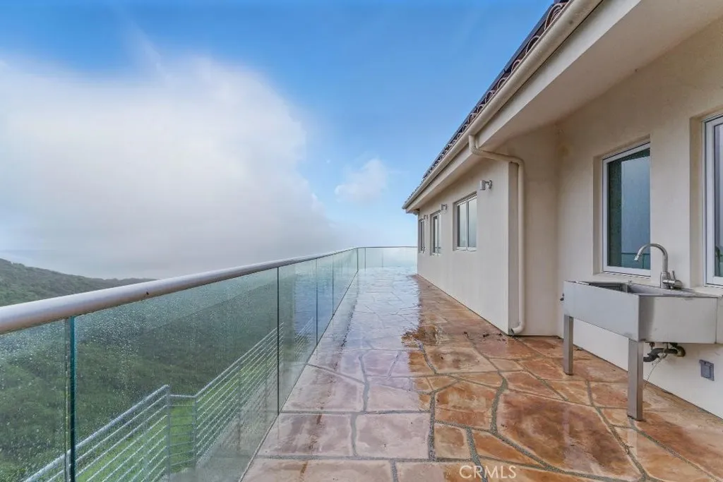 2501 Barrymore Drive, Malibu, California 90265 home-pic-50
