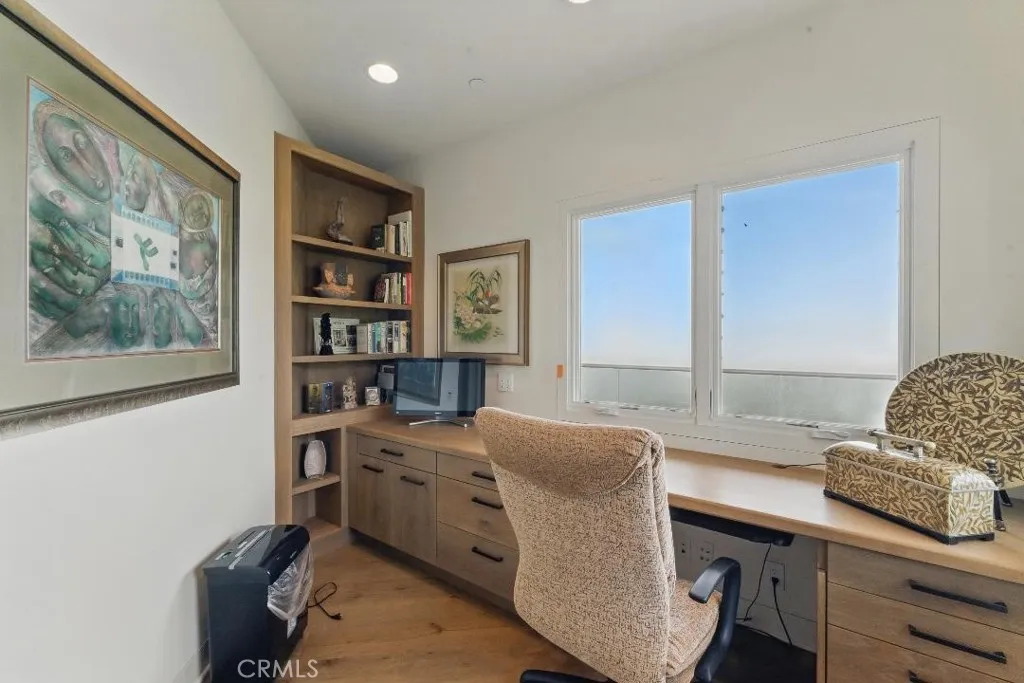 2501 Barrymore Drive, Malibu, California 90265 home-pic-18