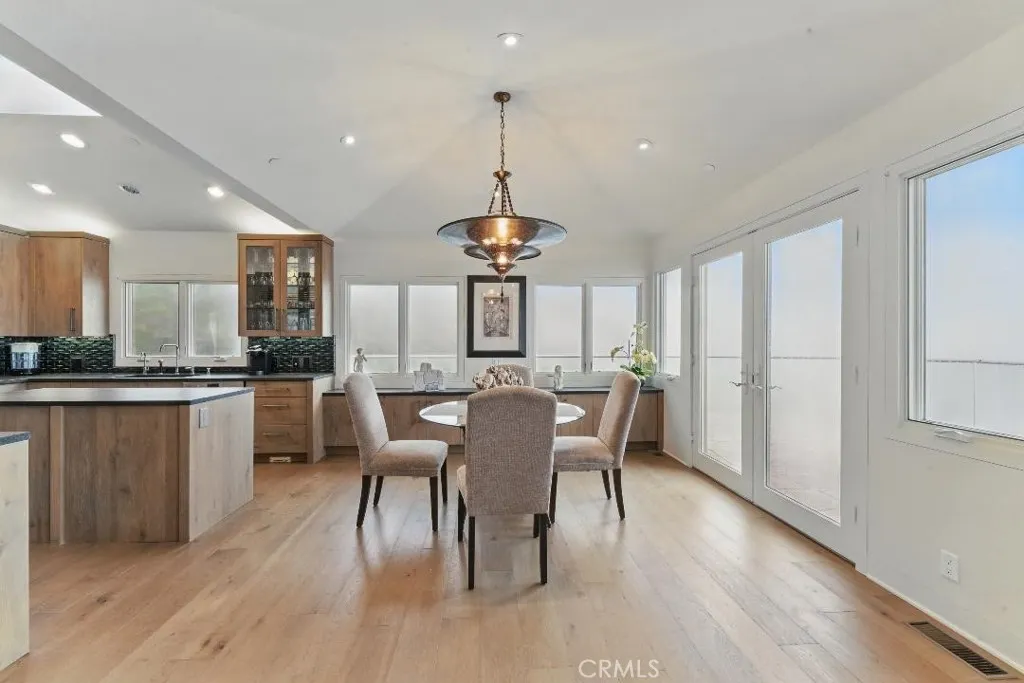 2501 Barrymore Drive, Malibu, California 90265 home-pic-9
