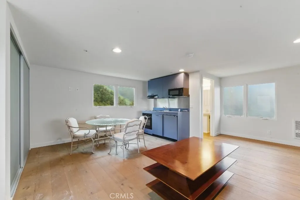 2501 Barrymore Drive, Malibu, California 90265 home-pic-43