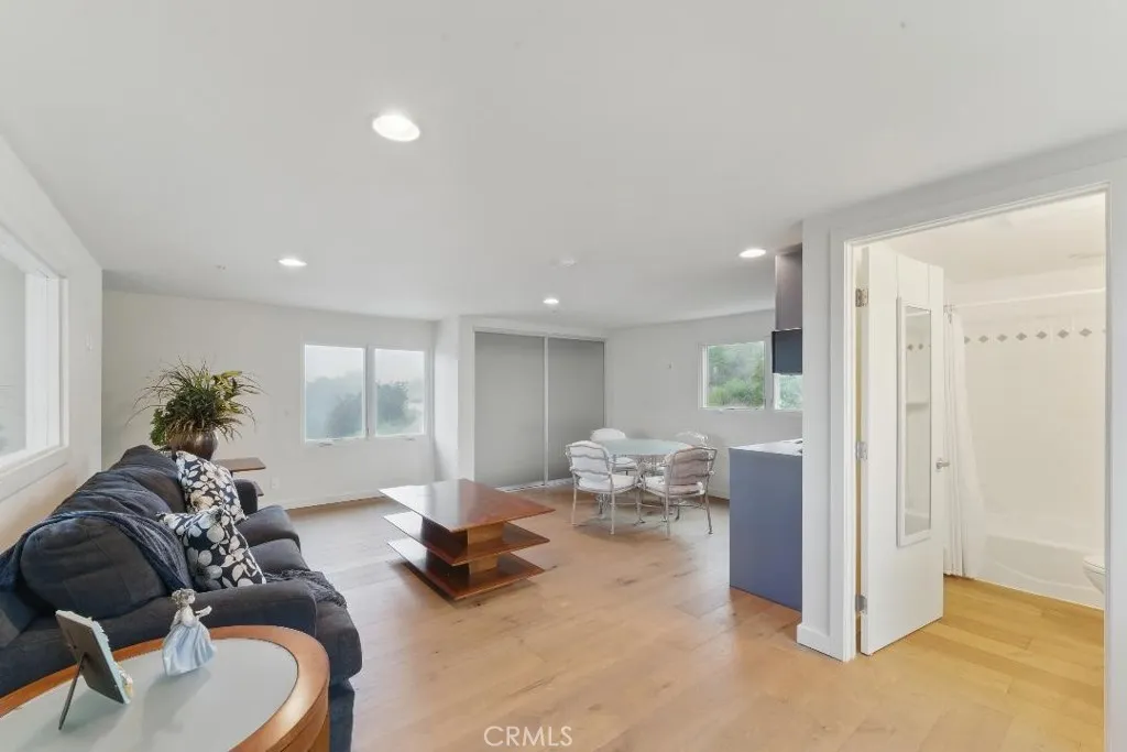 2501 Barrymore Drive, Malibu, California 90265 home-pic-44