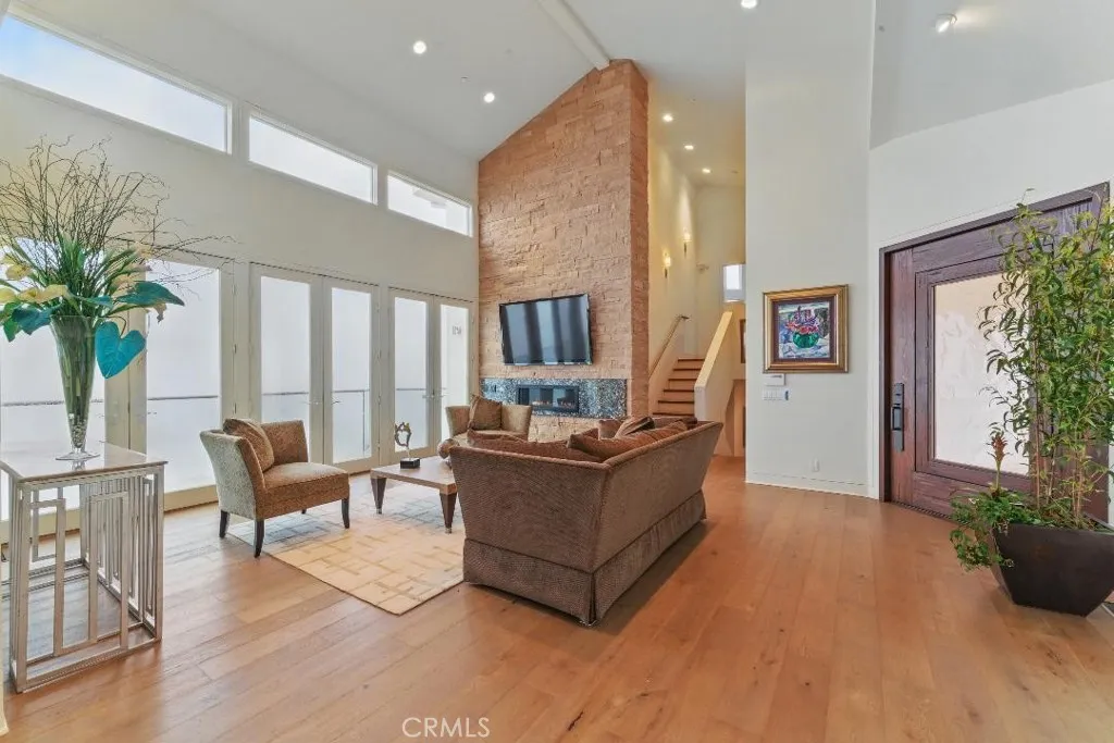 2501 Barrymore Drive, Malibu, California 90265 home-pic-6