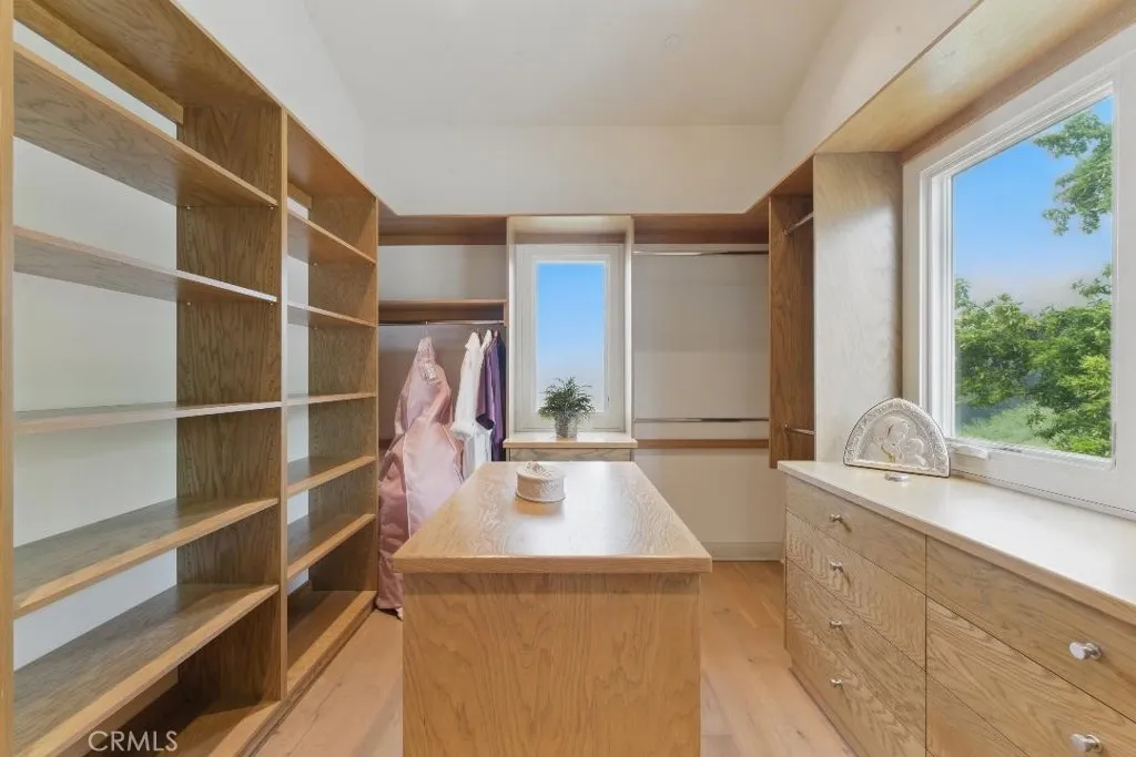 2501 Barrymore Drive, Malibu, California 90265 home-pic-41