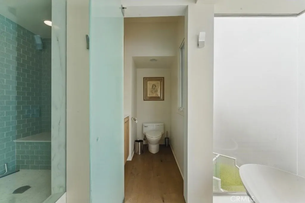 2501 Barrymore Drive, Malibu, California 90265 home-pic-35