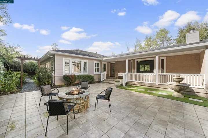 6 Monte Veda Dr, Orinda, California 94563