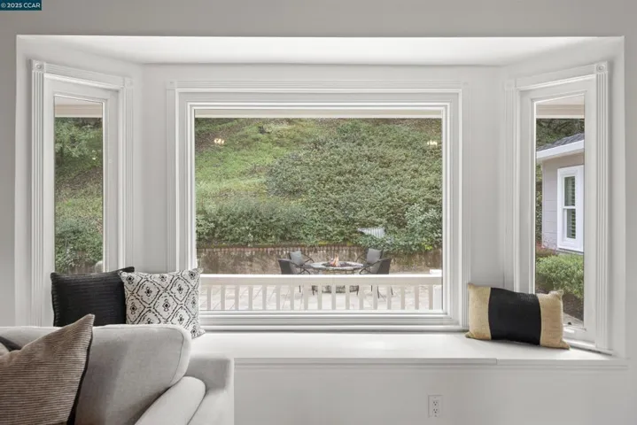 6 Monte Veda Dr, Orinda, California 94563