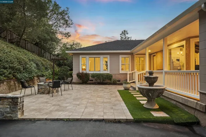 6 Monte Veda Dr, Orinda, California 94563