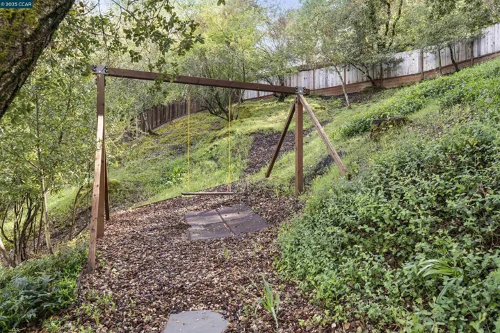 6 Monte Veda Dr, Orinda, California 94563