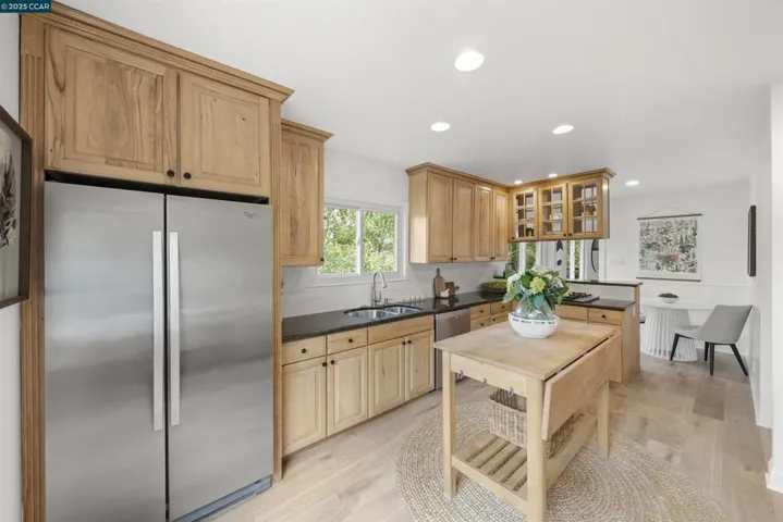 6 Monte Veda Dr, Orinda, California 94563