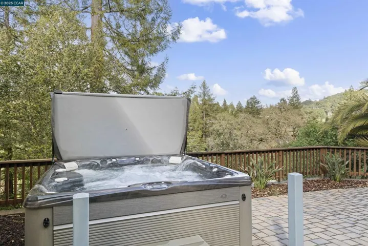 6 Monte Veda Dr, Orinda, California 94563