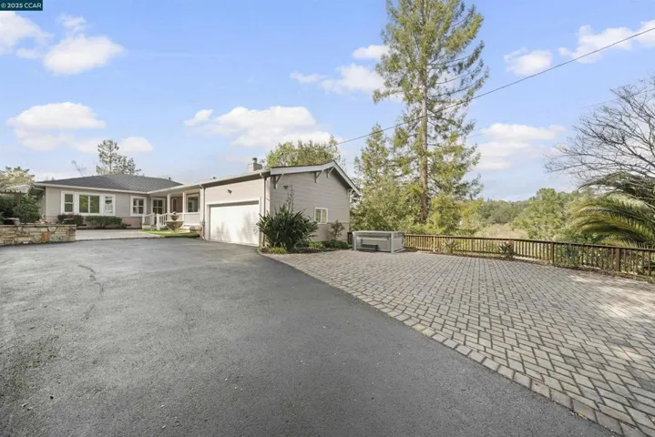 6 Monte Veda Dr, Orinda, California 94563