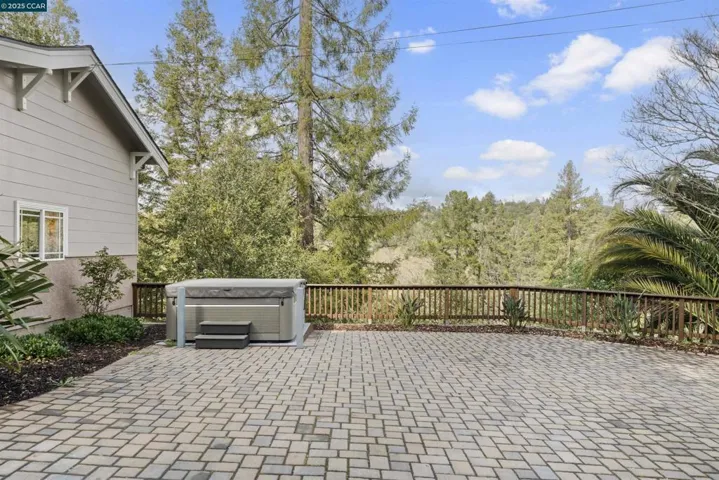 6 Monte Veda Dr, Orinda, California 94563
