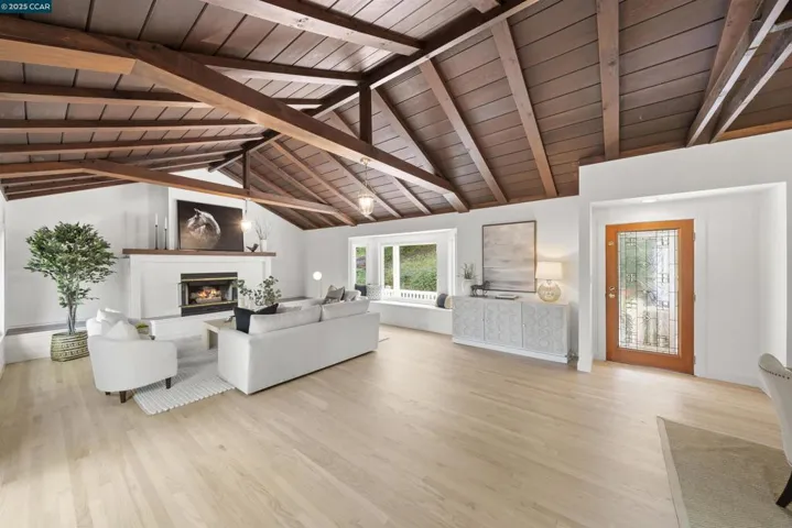 6 Monte Veda Dr, Orinda, California 94563
