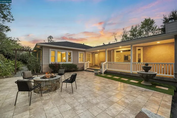 6 Monte Veda Dr, Orinda, California 94563