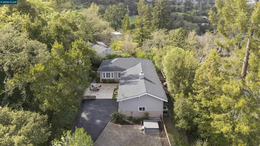 6 Monte Veda Dr, Orinda, California 94563
