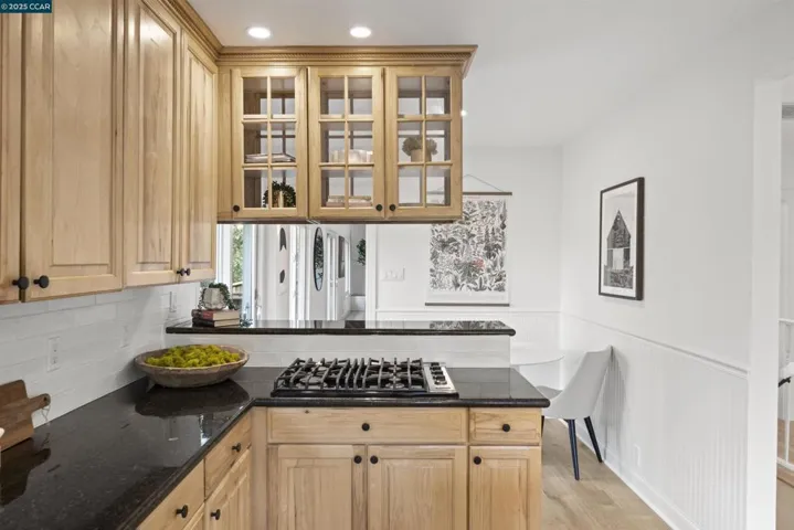 6 Monte Veda Dr, Orinda, California 94563