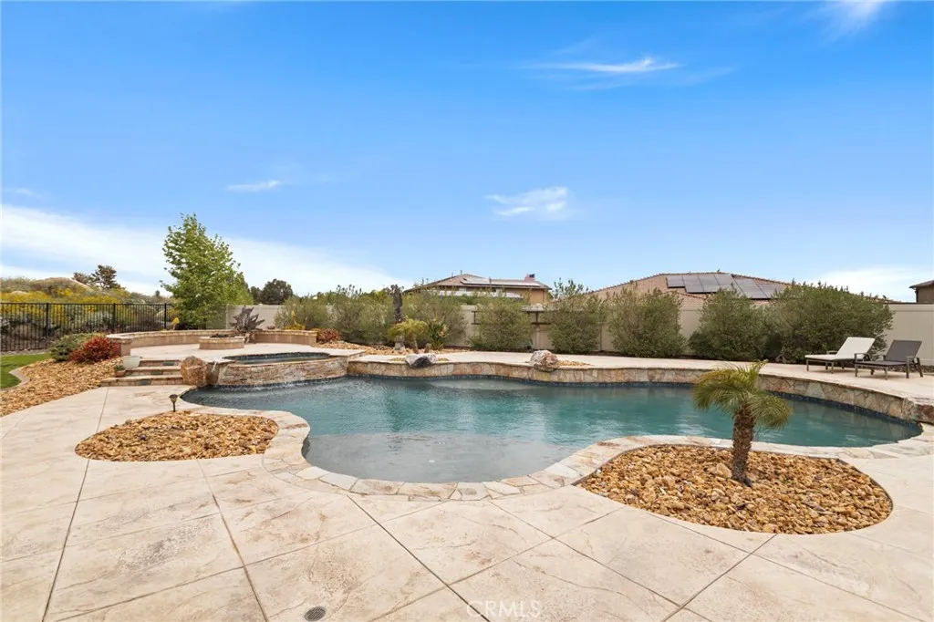 30404 Canyon Point Circle, Menifee, California 92584 home-pic-33