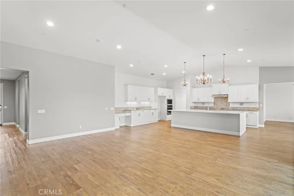 30404 Canyon Point Circle, Menifee, California 92584 home-pic-8