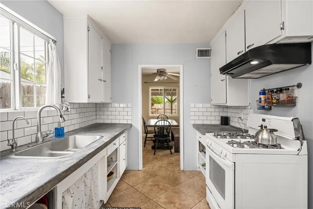 11137 Stamy Road, Whittier, California 90604 home-pic-12