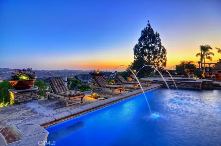 Outdoor Living with Views that Captivate
any Buyer!