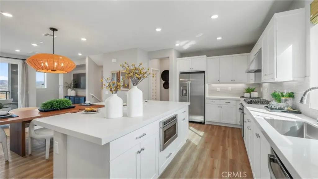 26676 Blue Hills Loop, Valencia, California 91381 home-pic-0