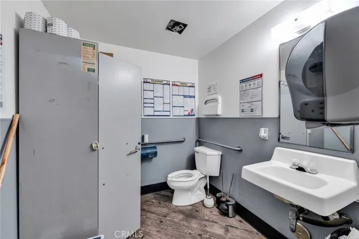 1919 Atlas Drive, Riverside, California 92501