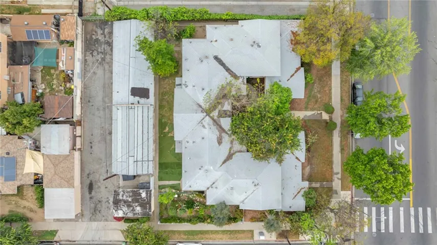 7001 Hazeltine Avenue, Van Nuys, California 91405