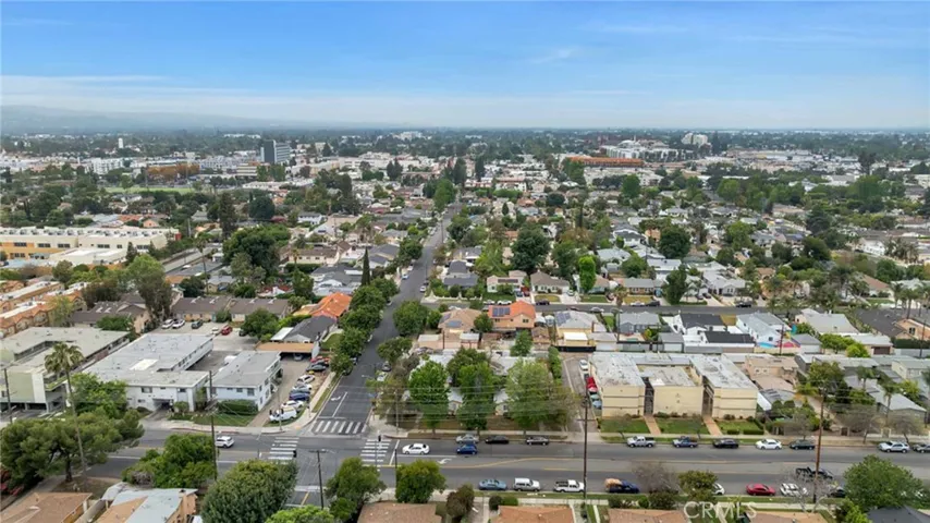 7001 Hazeltine Avenue, Van Nuys, California 91405