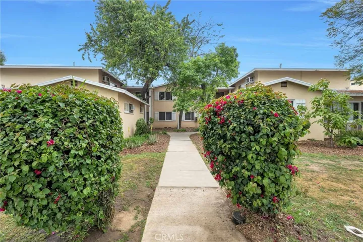 7001 Hazeltine Avenue, Van Nuys, California 91405