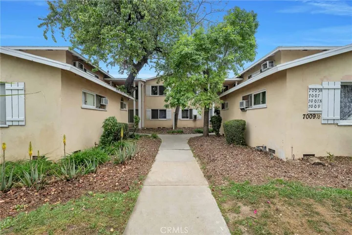 7001 Hazeltine Avenue, Van Nuys, California 91405